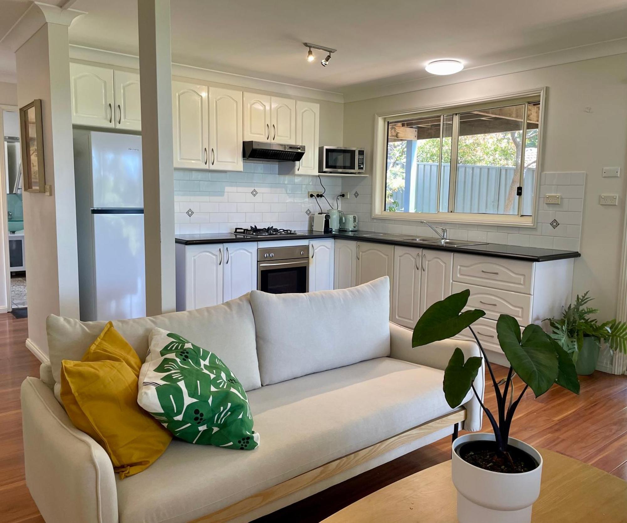 Treetop Beach House Sleeps 15, Coledale, 3 Minute Walk To Surf Beach 외부 사진